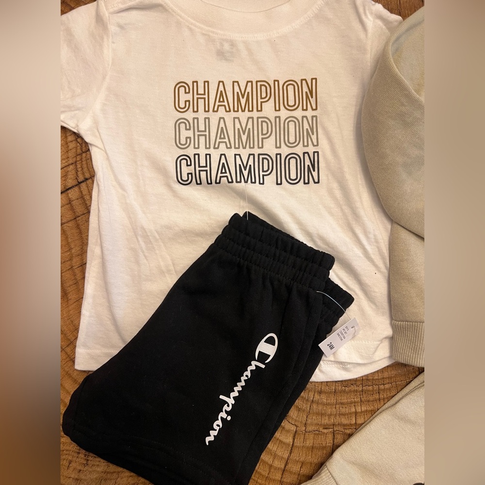 ‼️NWT: Champion 4 Piece Baby Boy Set - 24 M - Picture 4 of 5